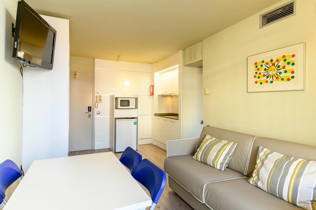 Medplaya Aparthotel Esmeraldas Тоса де Мар Екстериор снимка