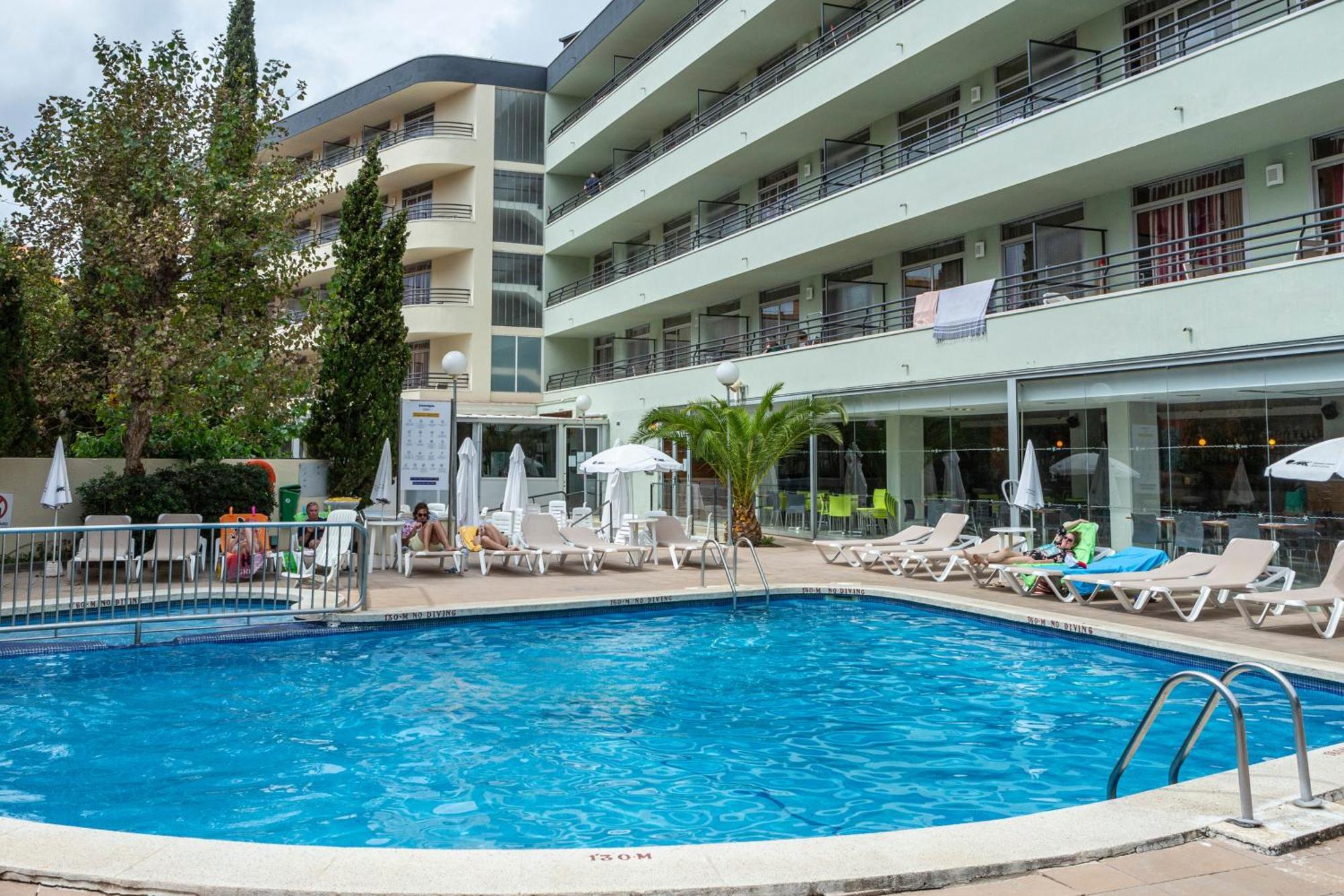 Medplaya Aparthotel Esmeraldas Тоса де Мар Екстериор снимка