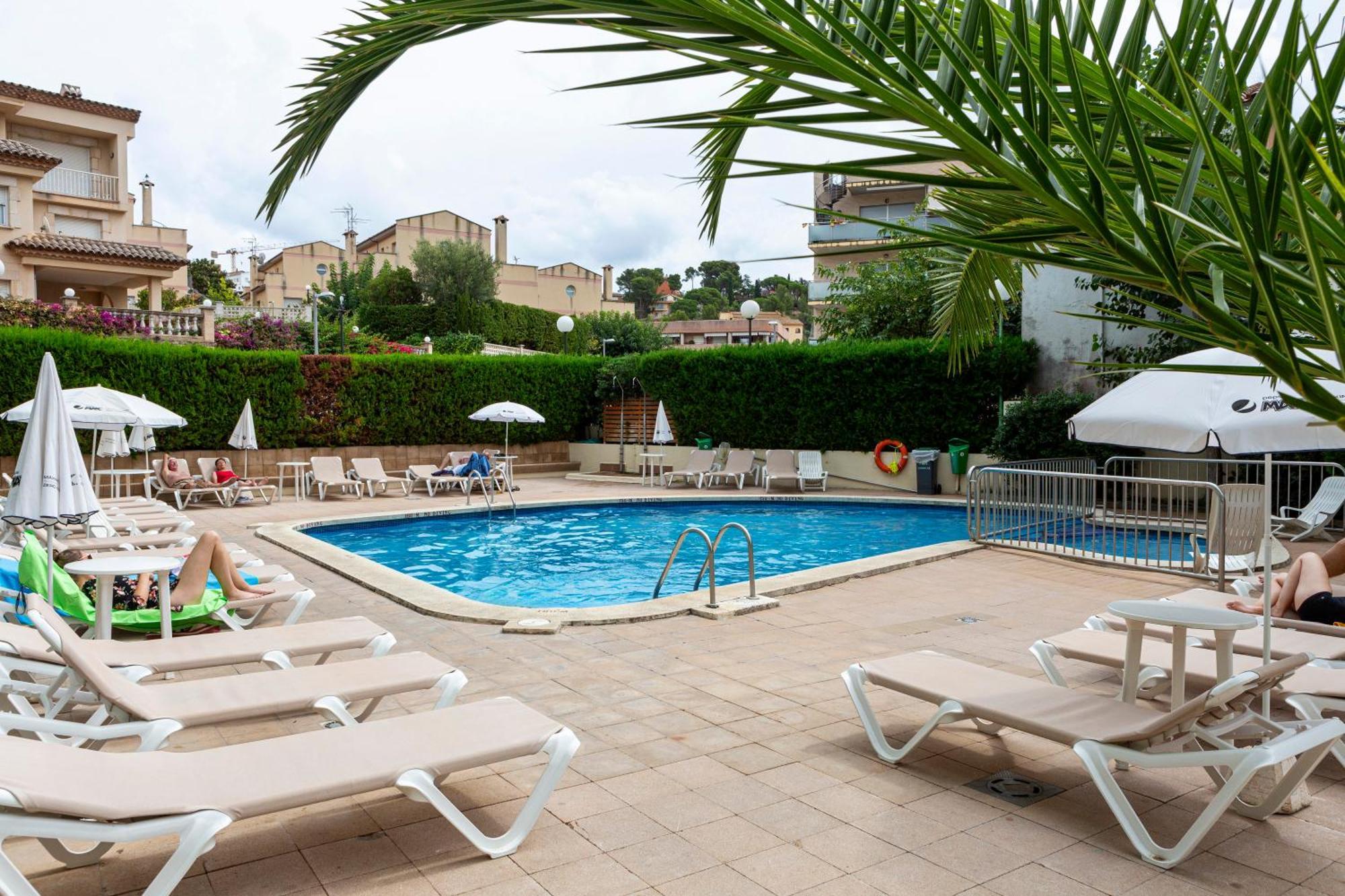 Medplaya Aparthotel Esmeraldas Тоса де Мар Екстериор снимка