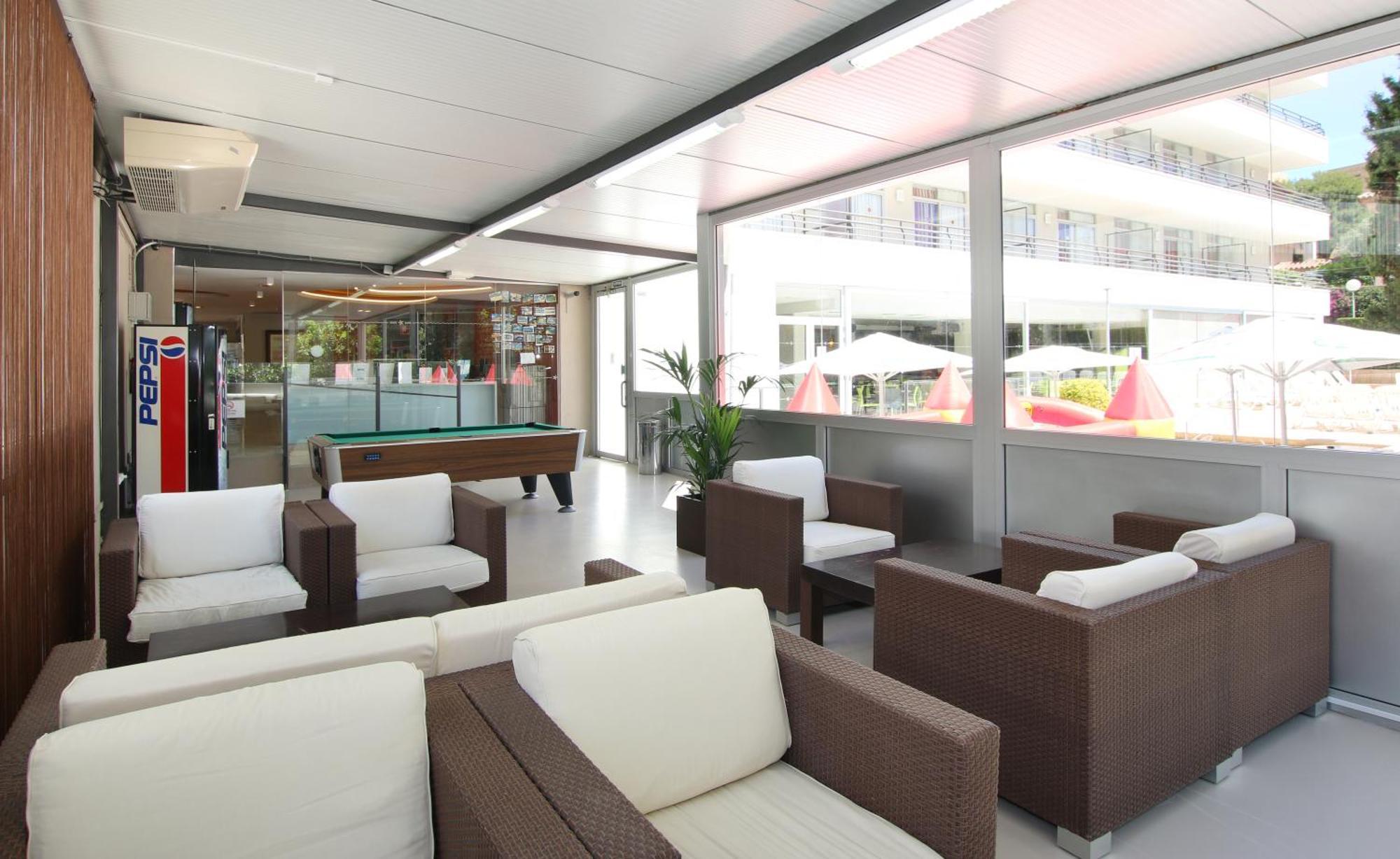 Medplaya Aparthotel Esmeraldas Тоса де Мар Екстериор снимка
