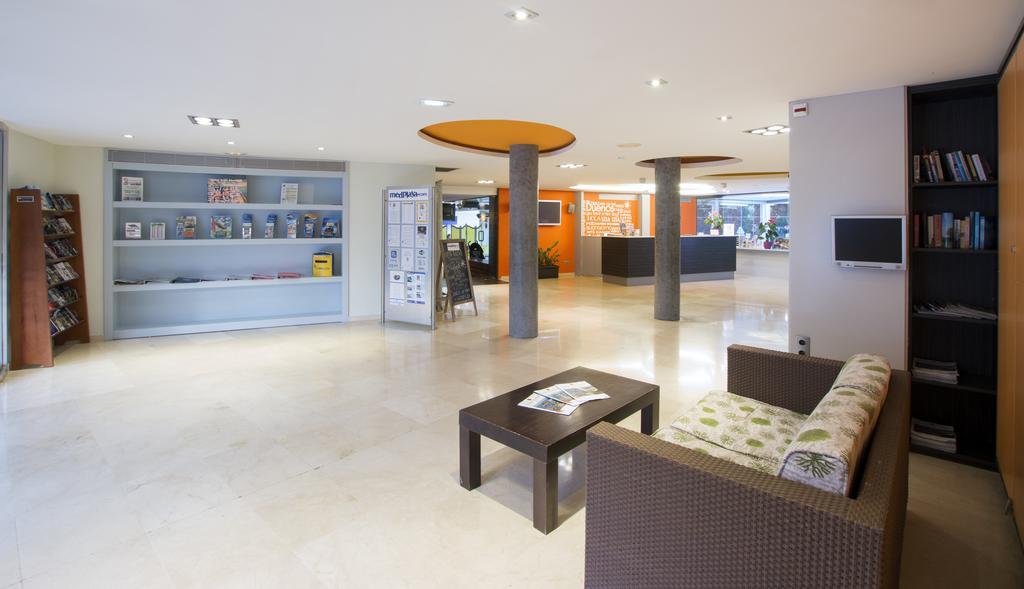 Medplaya Aparthotel Esmeraldas Тоса де Мар Екстериор снимка