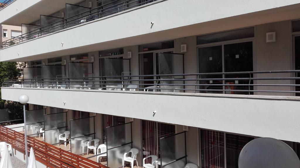 Medplaya Aparthotel Esmeraldas Тоса де Мар Екстериор снимка